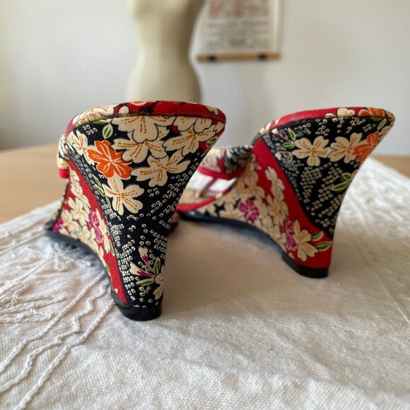 Japanese Wedge Sandals - Geta Style Strap - Picture 3 of 7